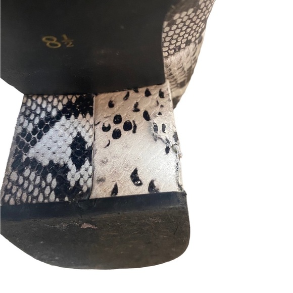 Seychelles Mist Leather Python Snake Print Ankle Booties - Picture 8 of 9